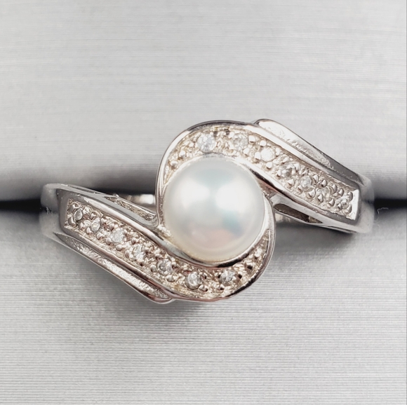 Cultured White Pearl & Diamond Simulants 925 Sterling Silver Bypass Ring